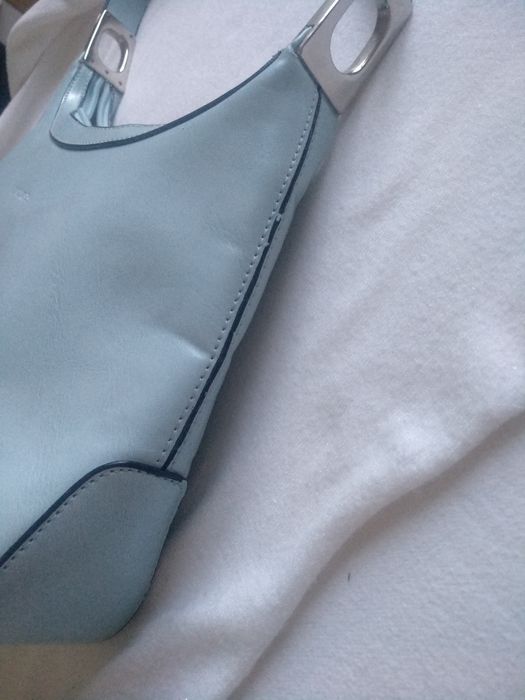 Кожаная сумка кроссбоди David Jones через плечо номерная голубая седло