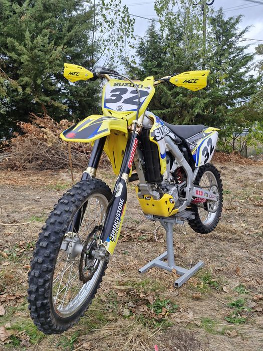 Suzuki rmz 450.                  .