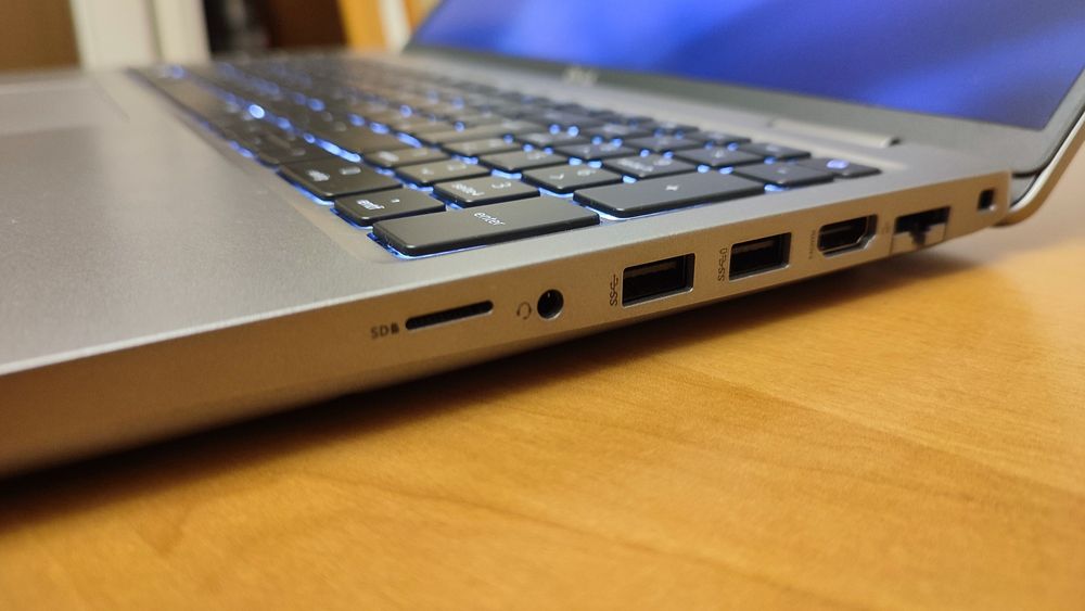 Dell Precision 3561 i7-11850H 32gb ram 512gb ssd Nvidia quadro t600