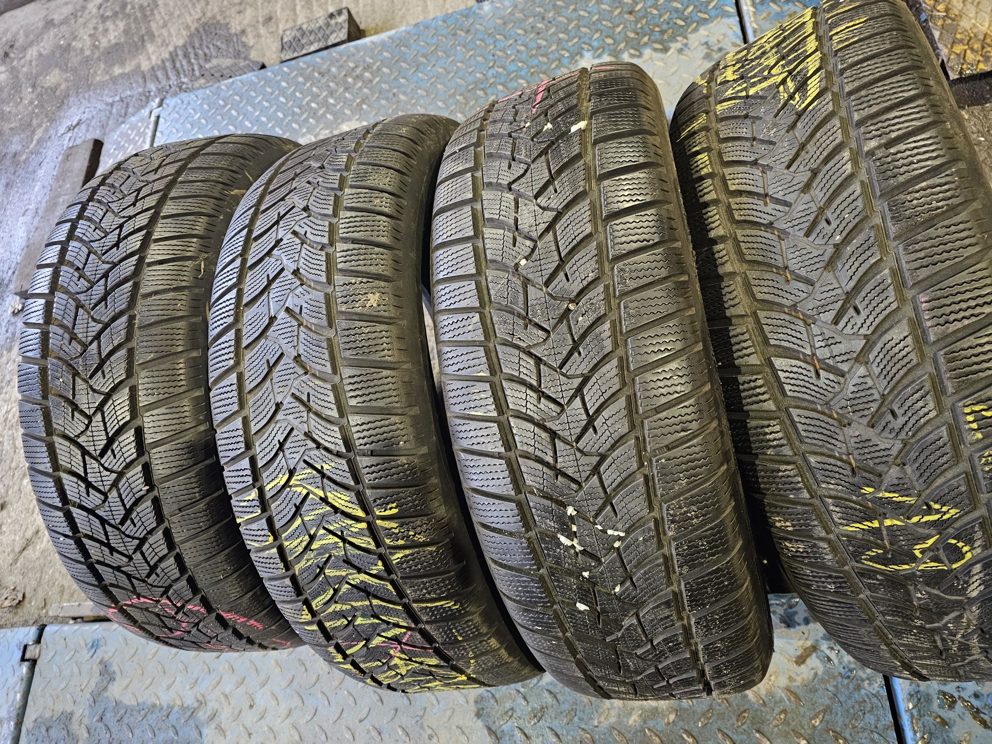 Opony Zimowe R18 235/60-8mm-Dunlop-19rok-Montaż