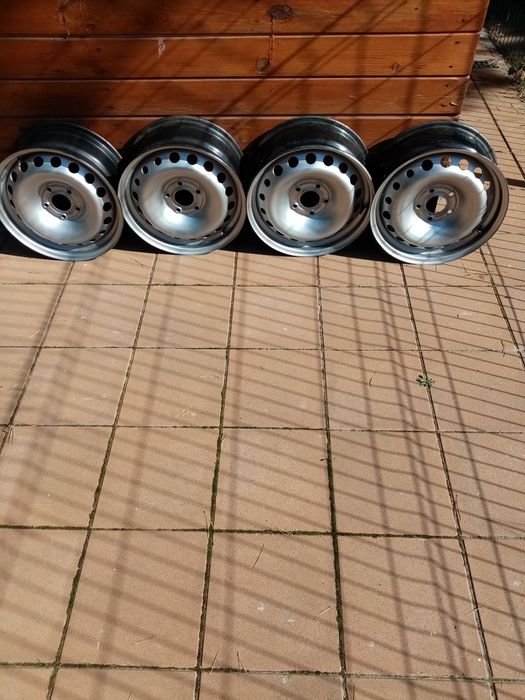 Продам диски на Renault Duster r16