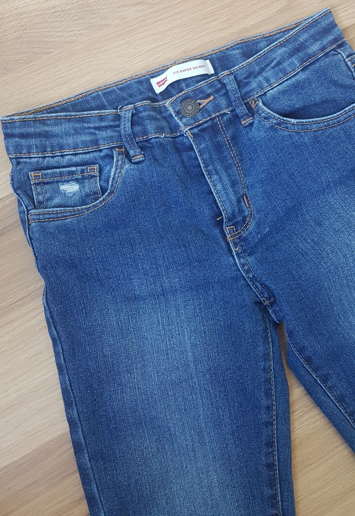 Jeansy skinny Levis 710 r. 140 rurki z przetarciami