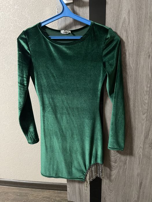 Продам велюрову сукню