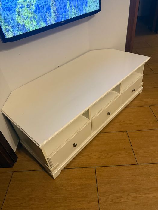 Szafka pod telewizor