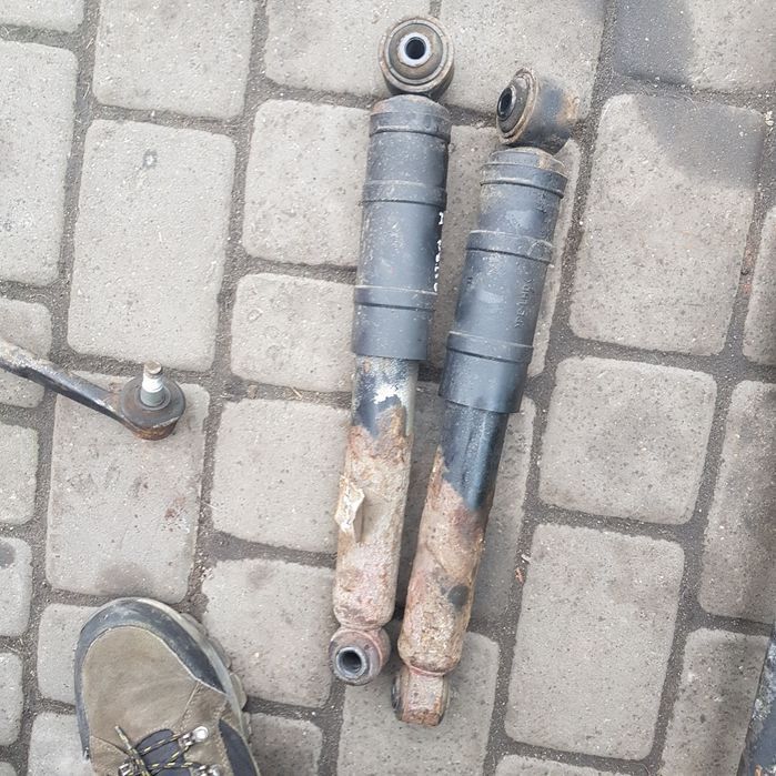 Amortyzatory tylne opel astra h 2007r 3d komplet