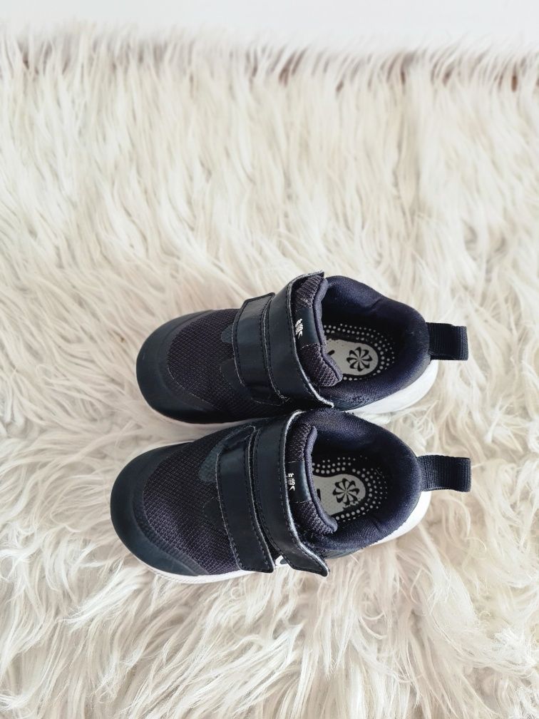 Nike Starrunner 22 13,cm buciki sneakersy dziecie