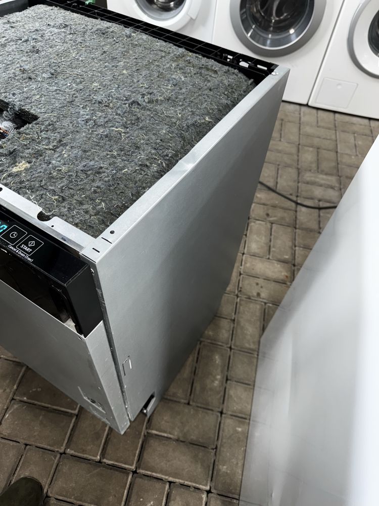 Zmywarka pod zabudowę   Samsung  model Dw6kr7051bb  szer 60 cm