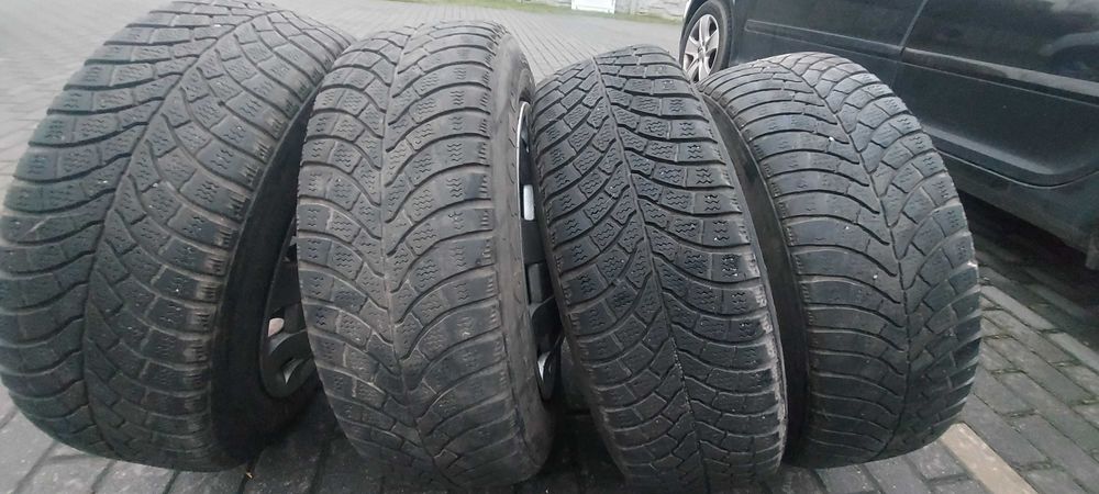 Sprzedam opony z felgami