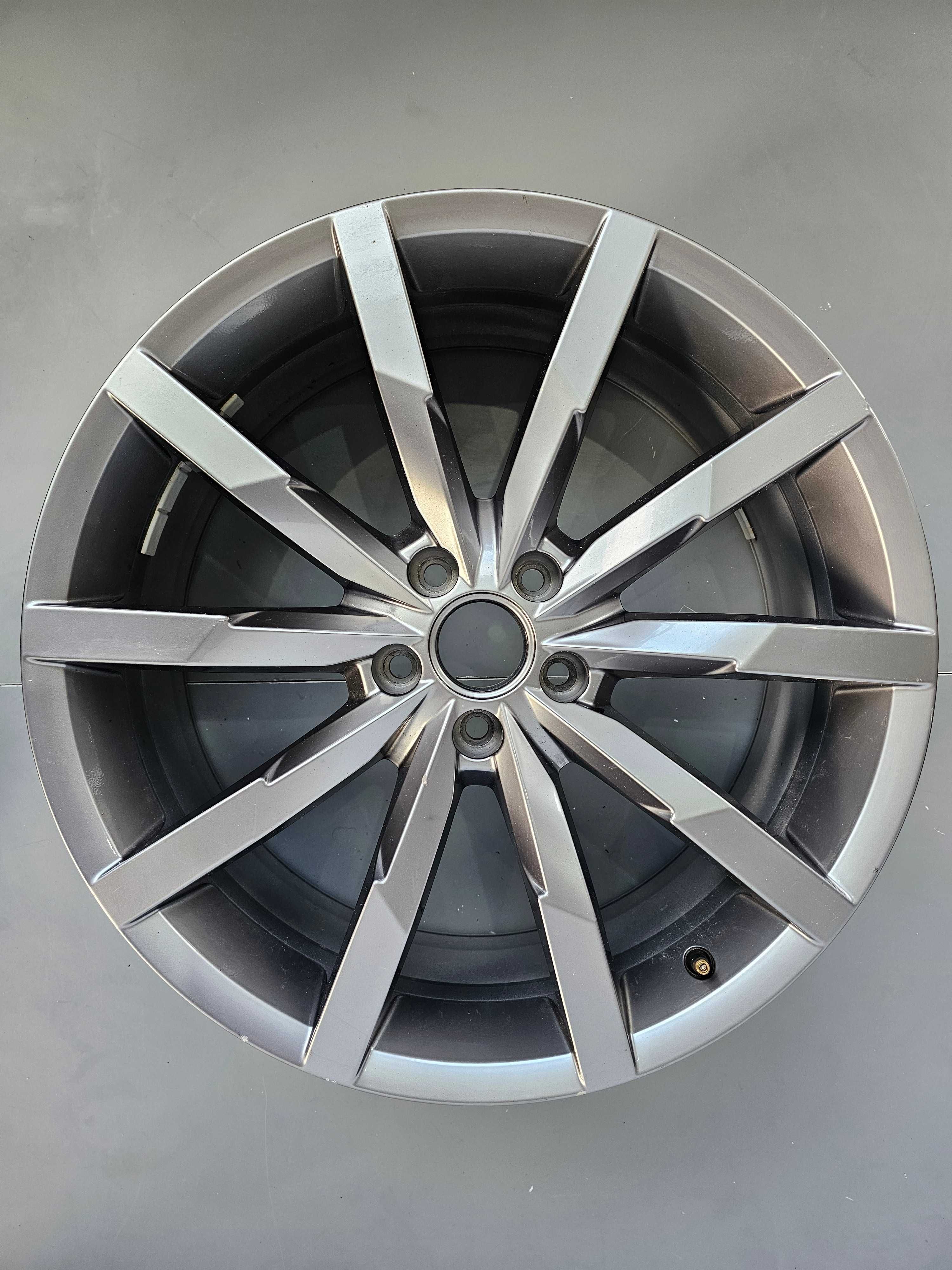 Felgi VW Monterey 5x112,  Volkswagen 8JX20 ET48 20 cali Passat