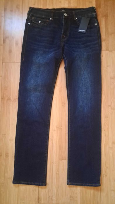 Nowe spodnie dżinsowe -