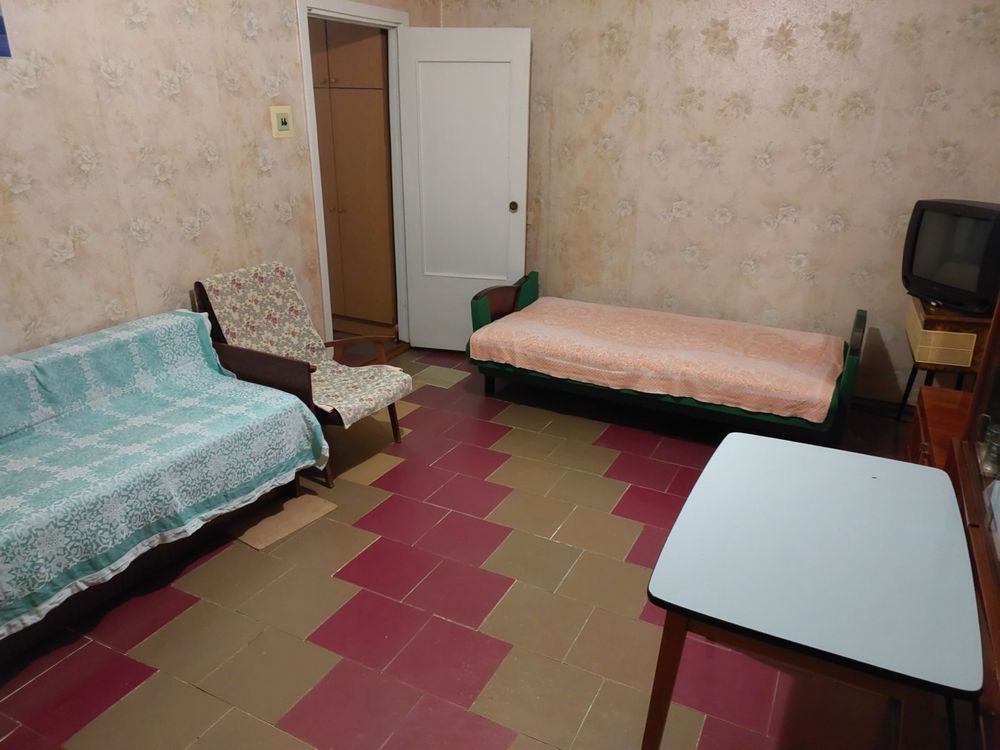 Продам 2х.ком. Каменское левый берег 3мик.4 эт.