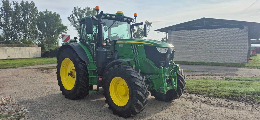 Ciagnik John Deere 6215R CommandPro z GPS Ultimate