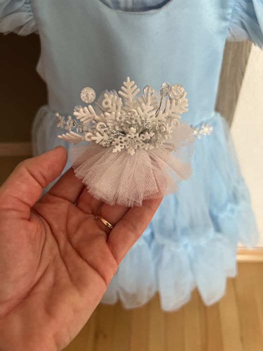 Новірічна заколка сніжинка