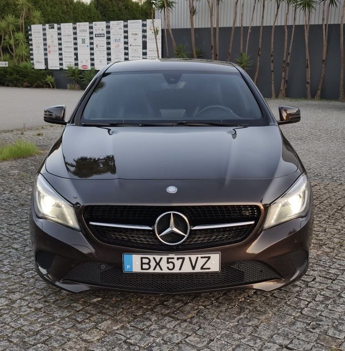Mercedes CLA 180 D Ano 2015 ( Versao Pack Night )