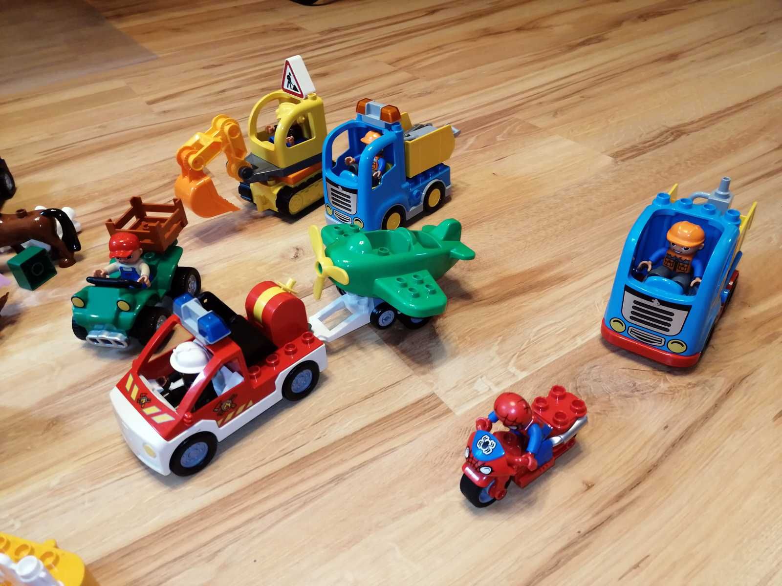 Lego Duplo zestaw z dużą płytką konstrukcyjną