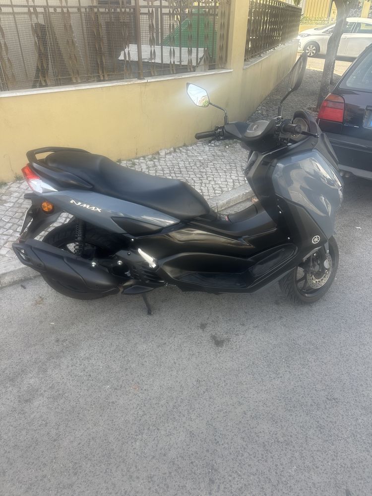 Vendo  Nmax  2024 moto em bom estado! Como nova! Pouco usada!