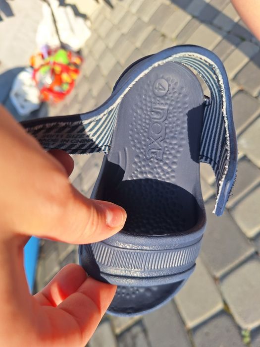 Дві пари резинових босоніжок Next 4 розміру 13,5 см