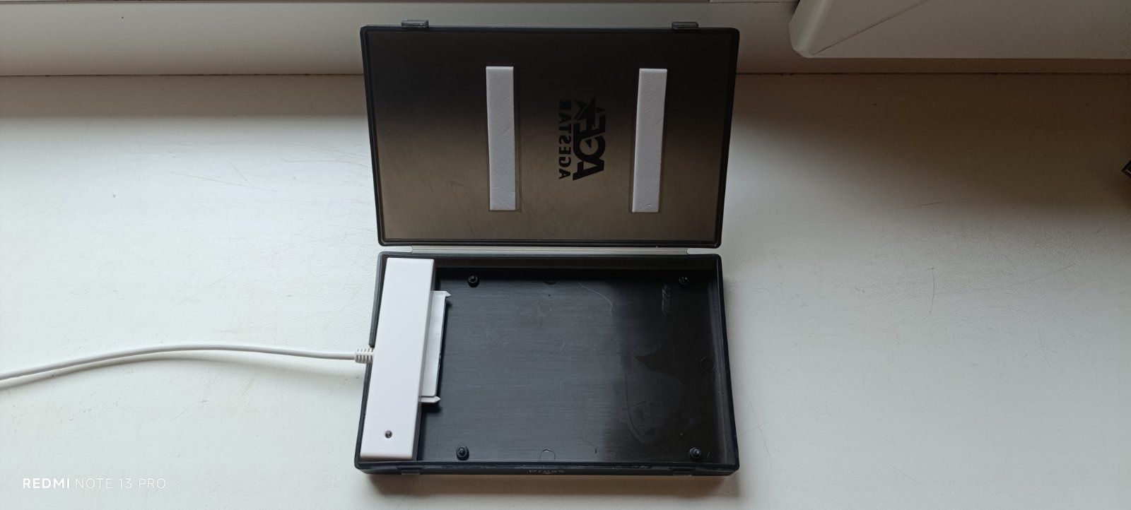 Зовнішні кармани 2.0 і 3.0 для SSD дисків.
