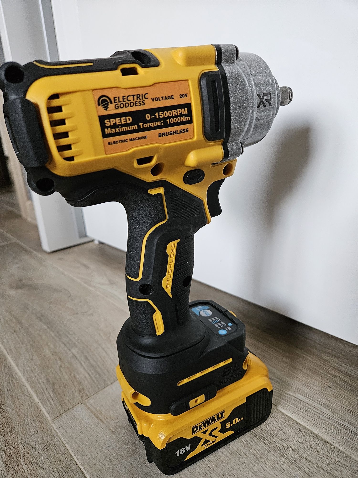 Klucz udarowy 1000 N.m do baterii Dewalt
