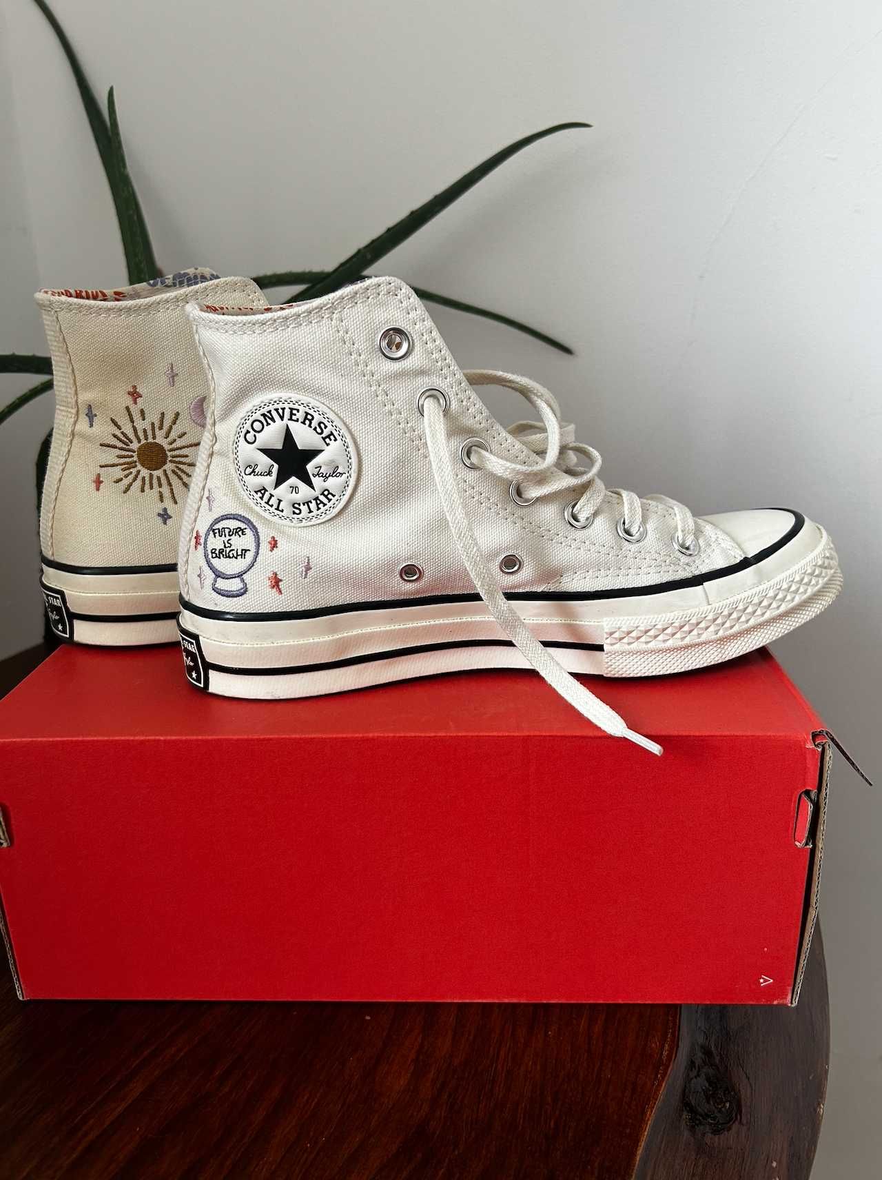 Converse Chuck 70 Hi Mystic World trampki w kolorze złamanej bieli