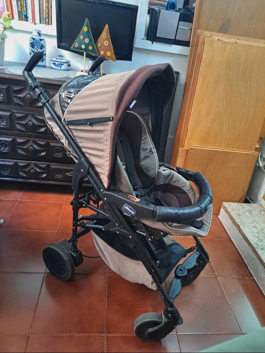 Carrinho de bebé + ovo Chicco