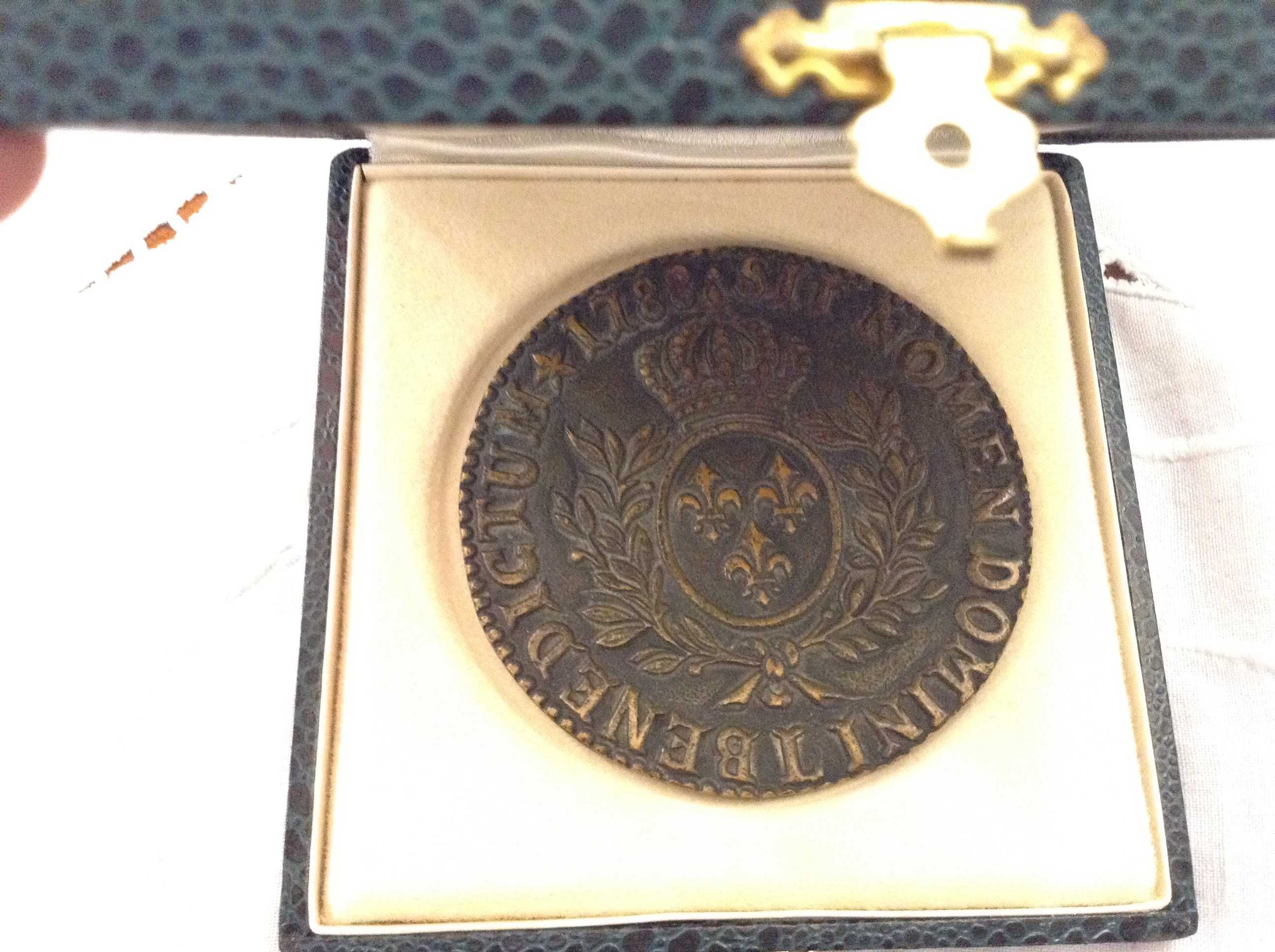 Medalha em Bronze 1788 SIT NOMEN DOMINIT BENEDICTUM com caixa