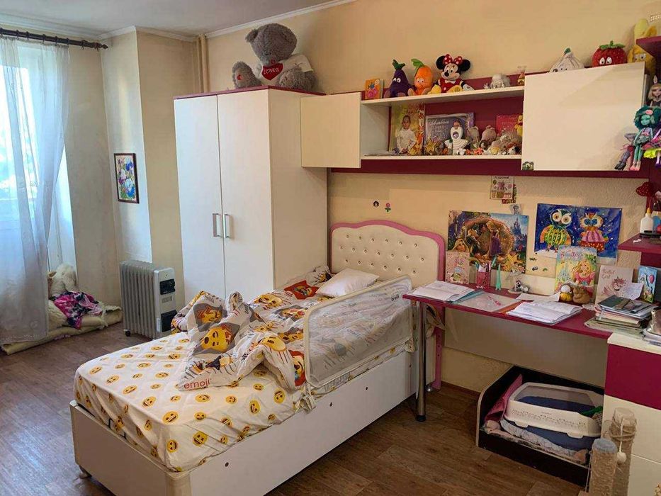 Набір Гарнітур і Ліжко в дитячу для дівчинки, Дитячі меблі САМОВИВІЗ