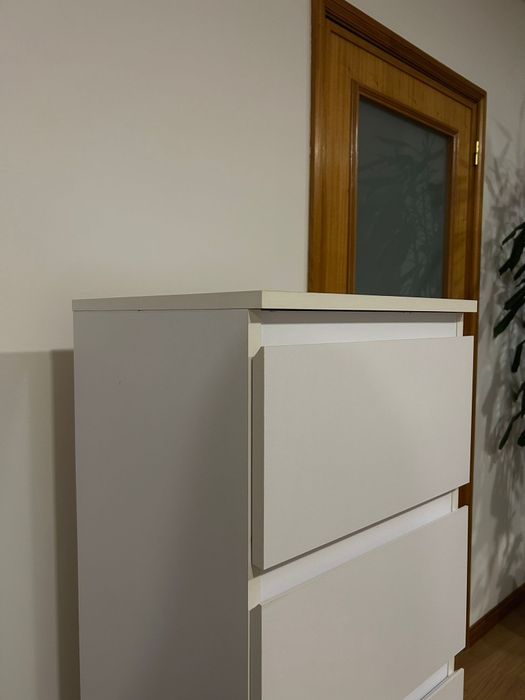 Camiseiro branco - 5 gavetas