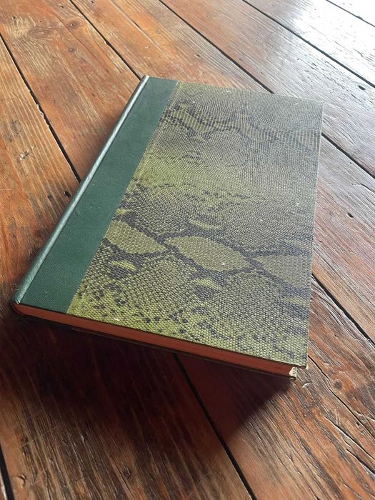 Livro com 52 Jornais Semanário Voz do Povo 74 a 1975