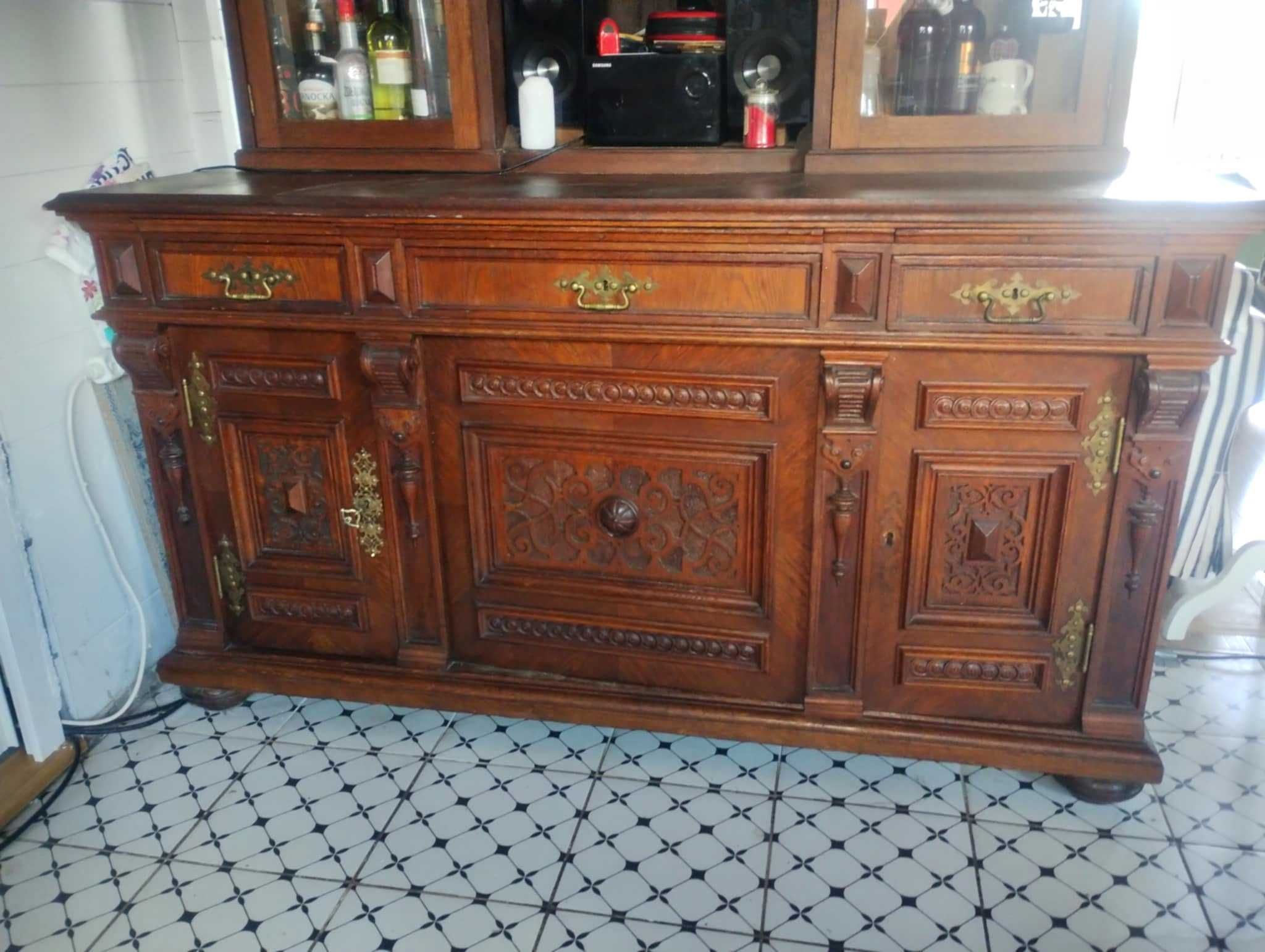 Stary poniemiecki kredens, dwuczęściowy, duży, zadbany, czysty