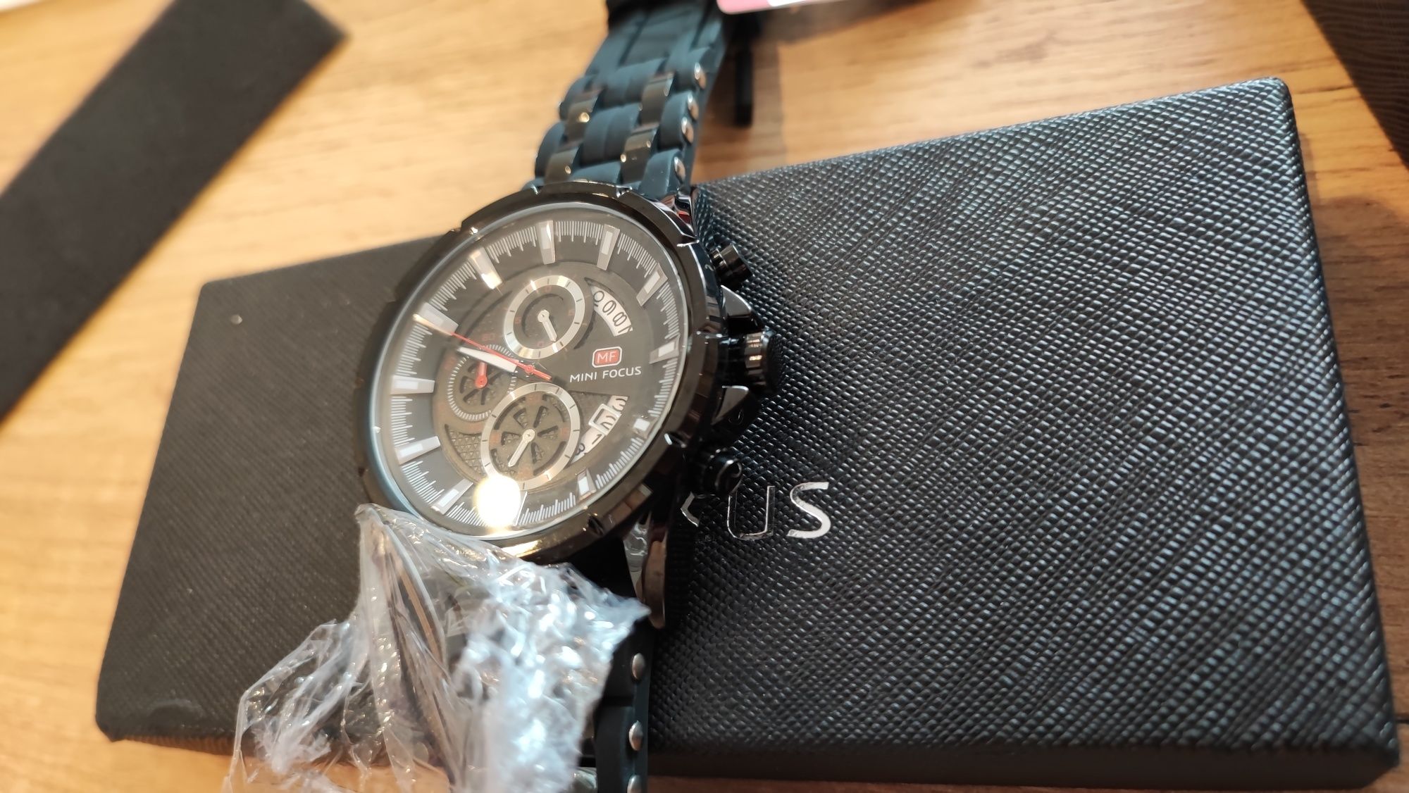 Minifocus zegarek z chronografem datownikiem japoński mechanizm HIT