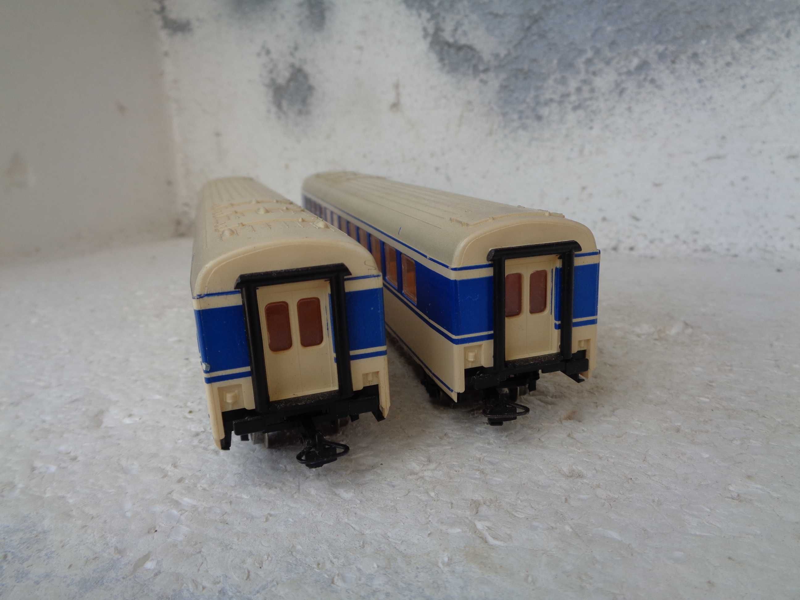 1:87 Kleinbhn Lote de 2 carruagens passageiros da OBB com restaurante
