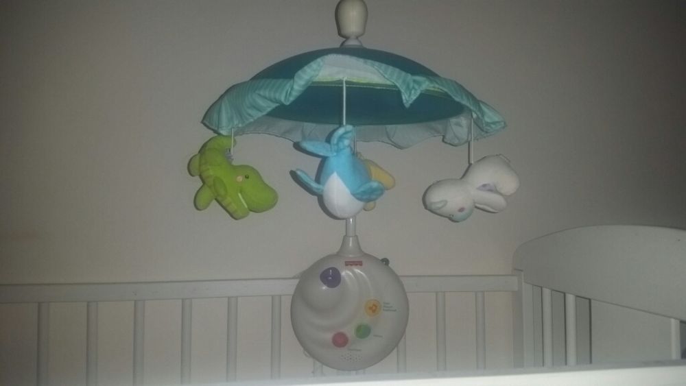 Karuzela Fisher Price z projektorem.