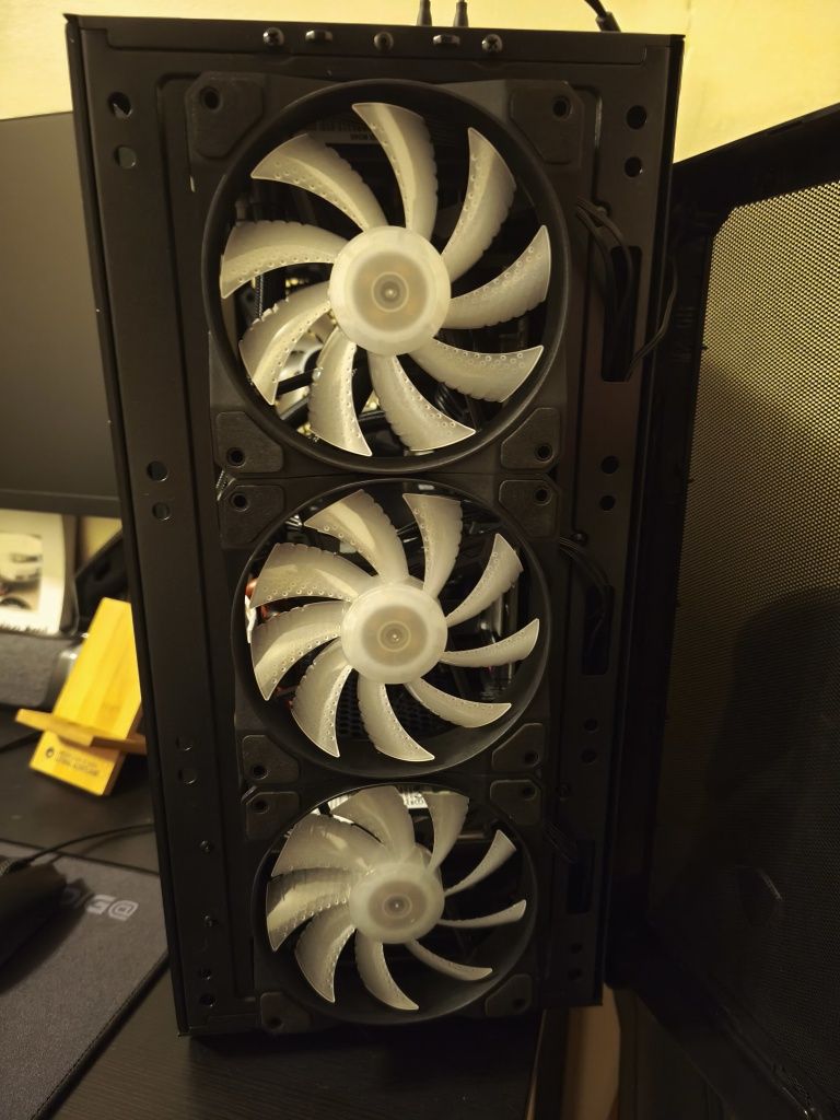 4 ventoinhas MSi com RGB + cabo de ligação