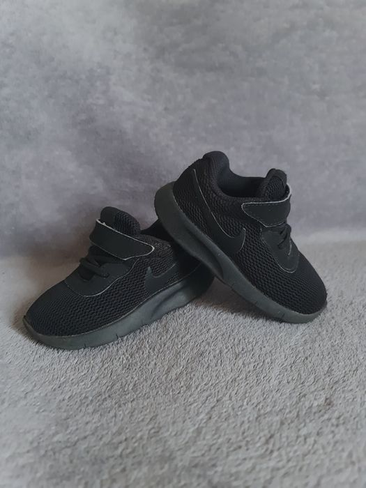 Buty sportowe Nike Tanjun r.22