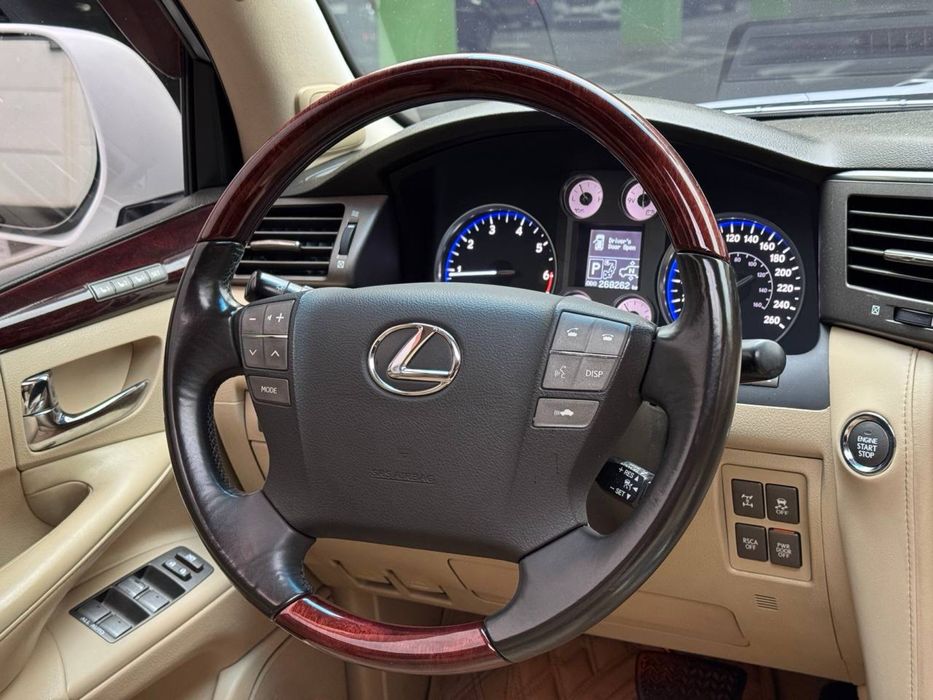 Lexus LX 570, 2008 рік, 5.7 газ/бензин, 268 тис. км., Повний привід