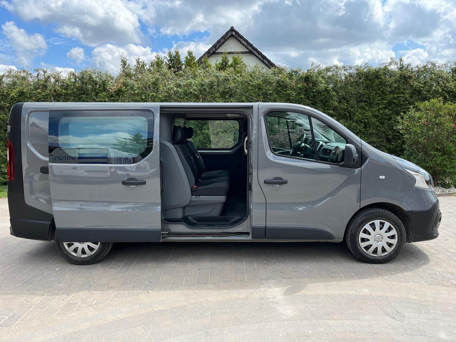 Renault Trafic Long 6os.1,6dci/120KM- pierwszy właściciel salon