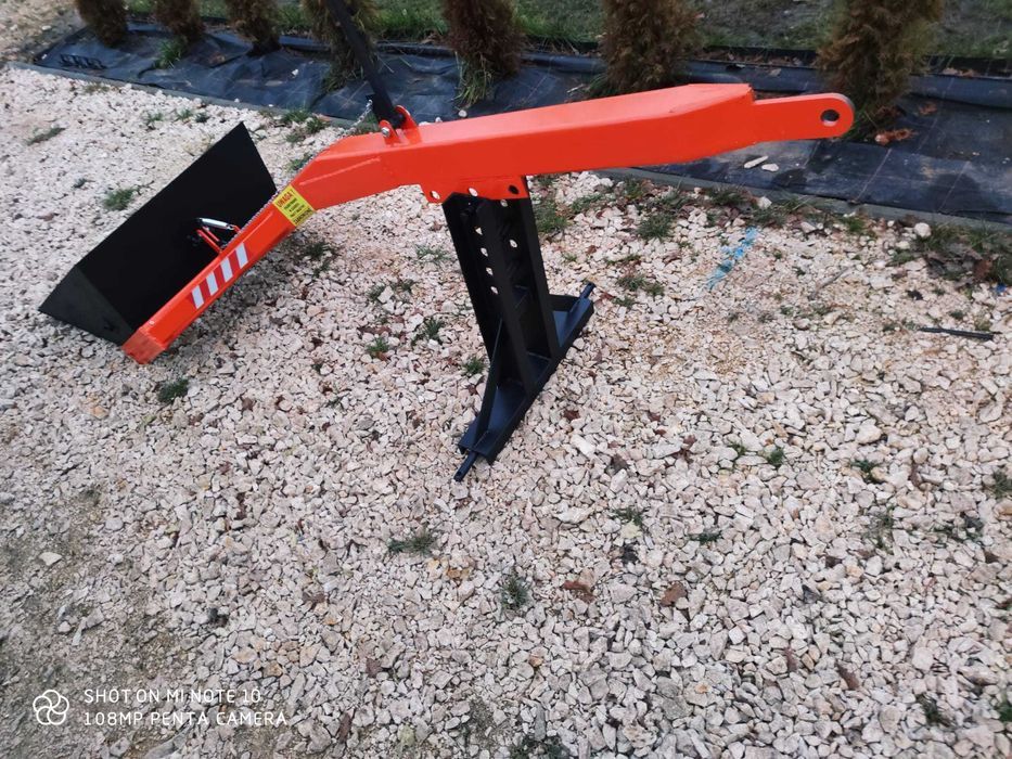 Solidny ładowacz na tył ciągnika, łyżka lub widły