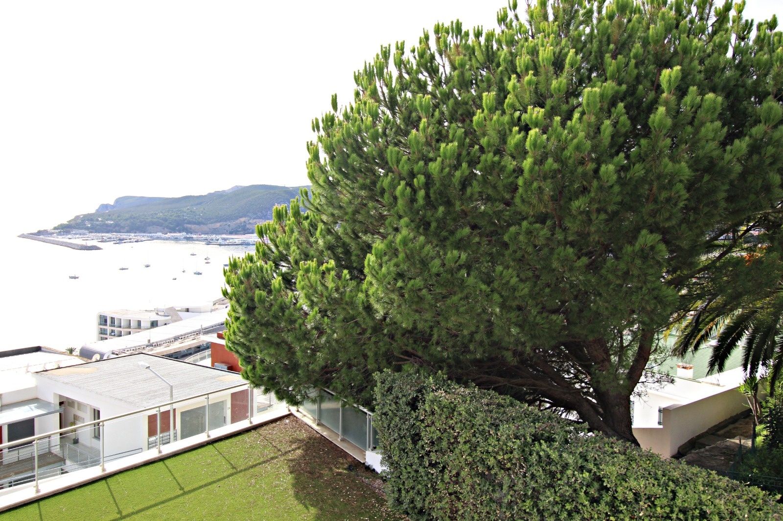 Apartamento T1 mobilado com vista mar em Sesimbra