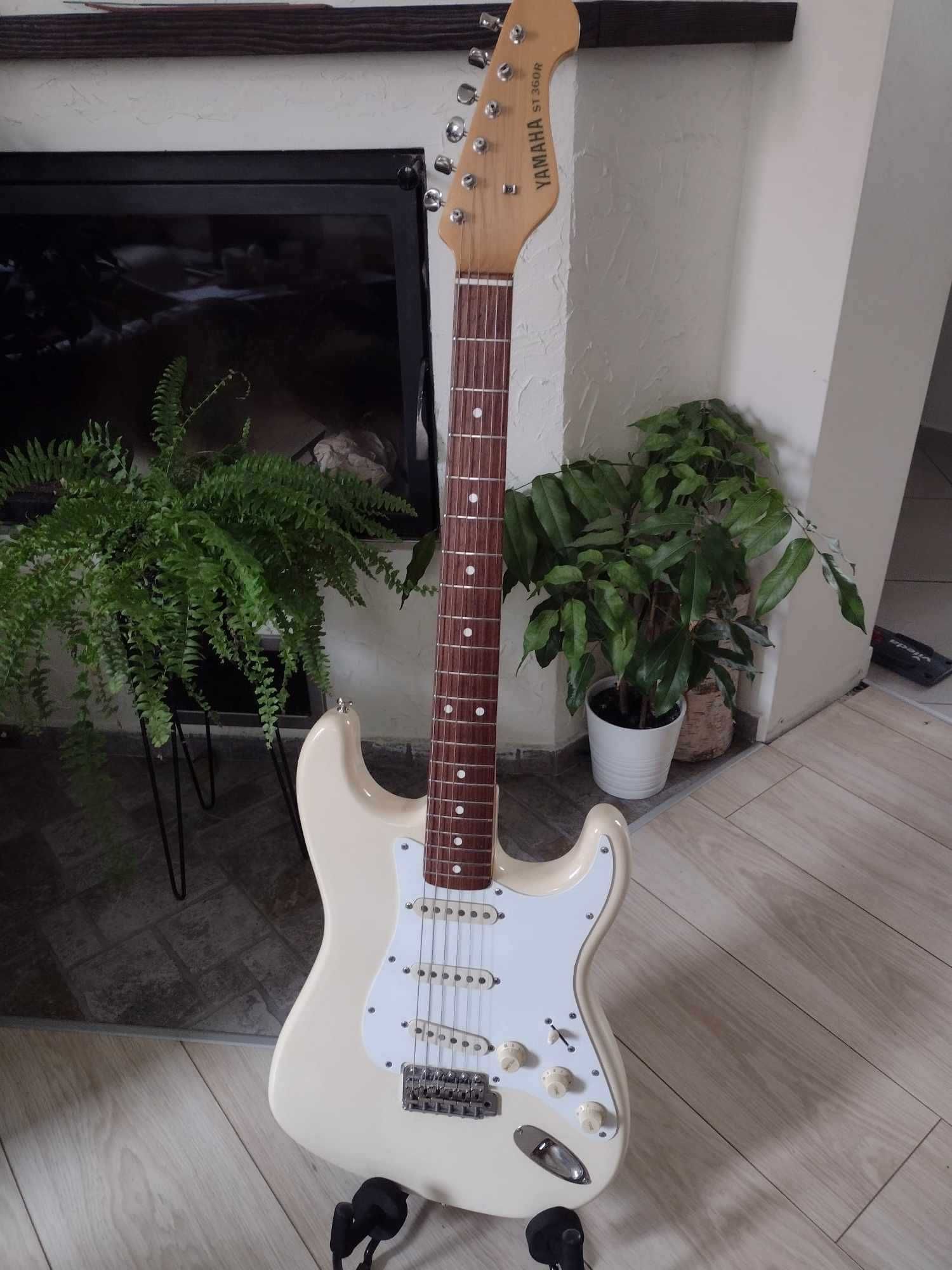 Stratocaster Yamaha ST360R