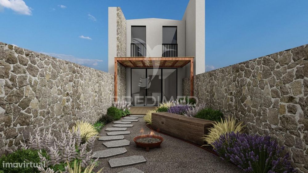 Moradia para restauro - Com projeto aprovado