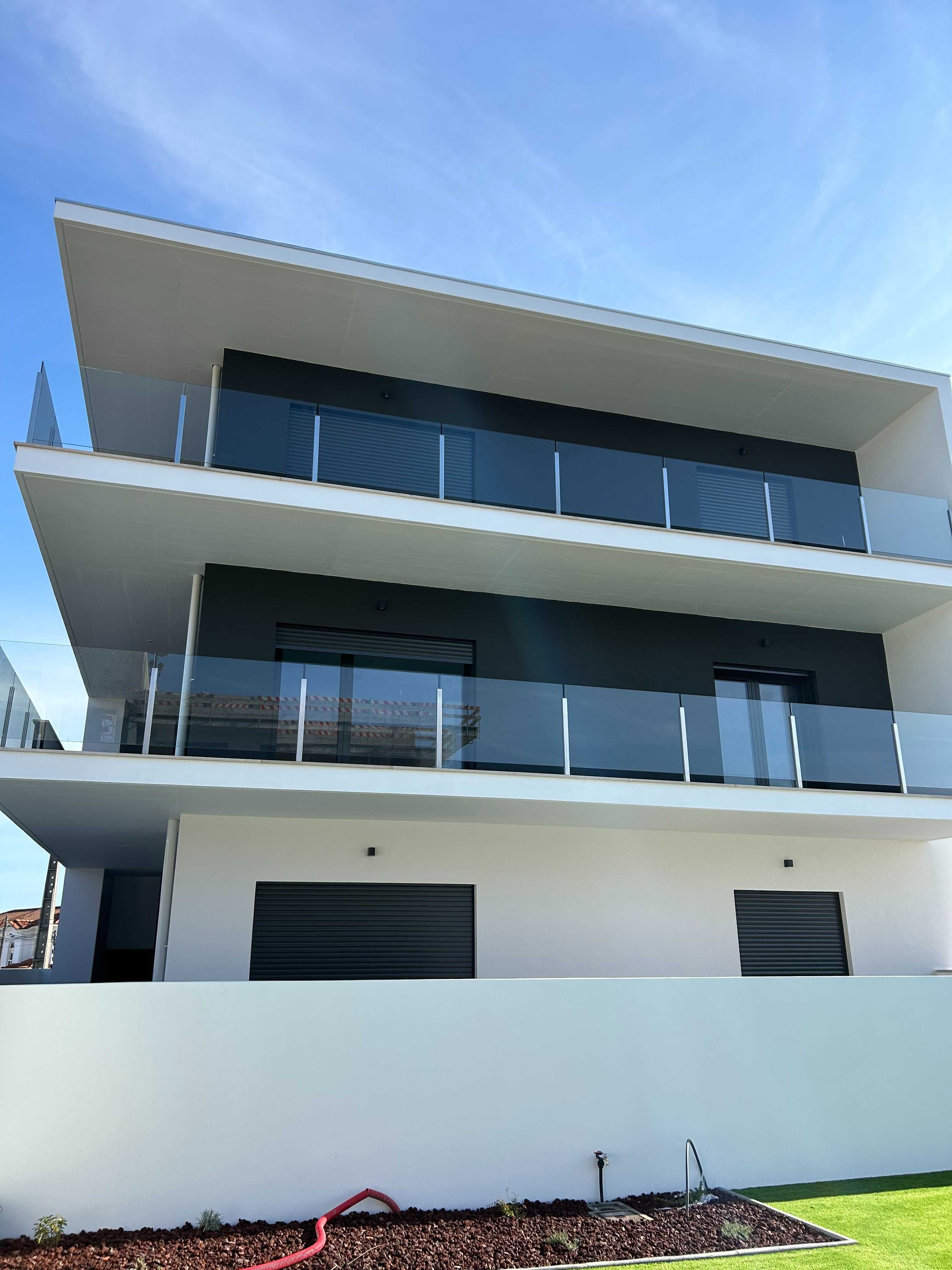 Apartamento T3 Duplex NOVO no Último Andar