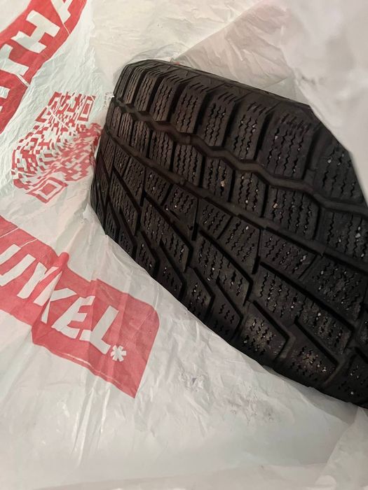 Продам комплект зимової гуми на штампованих дисках (Ford) R16 5×108.