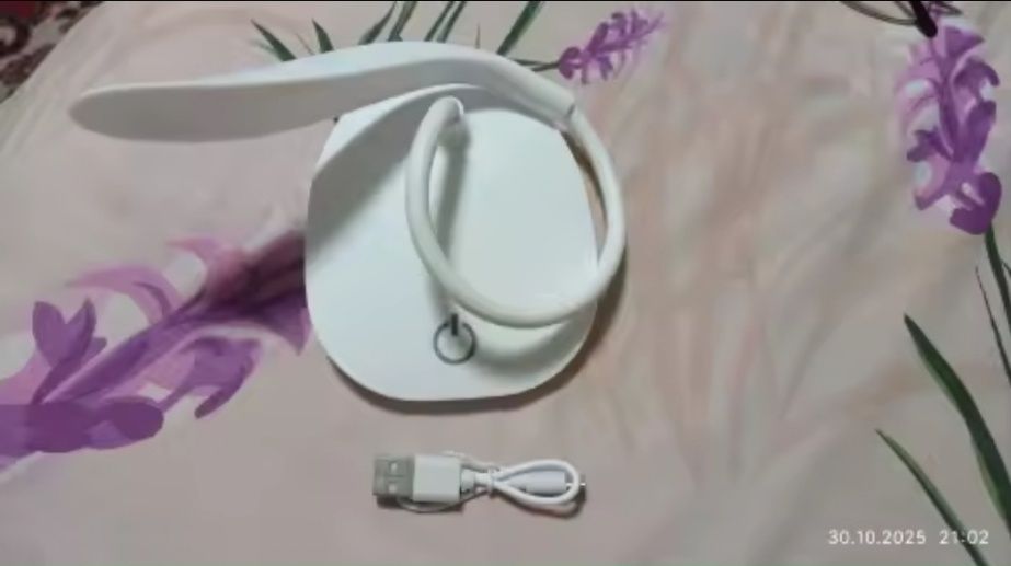 Пропоную ергономічну настільну світлодіодну лампу