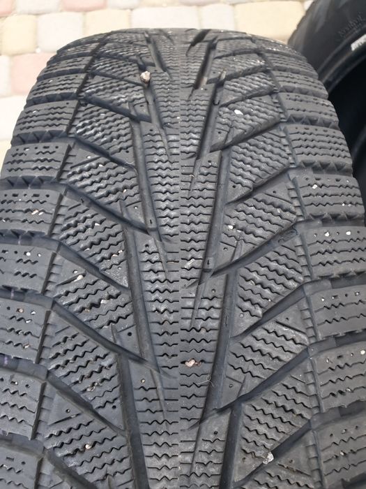 215 65 16  Hankook Winter Izept IZ2