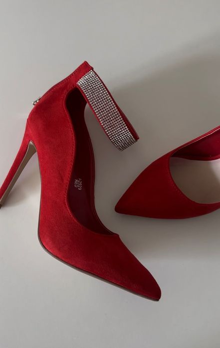 Босоніжки жіночі