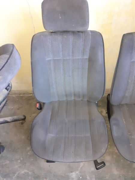 Tapicerka, gruby welur,  wnętrze GOLF MK2 3i5D. Czytaj do końca please