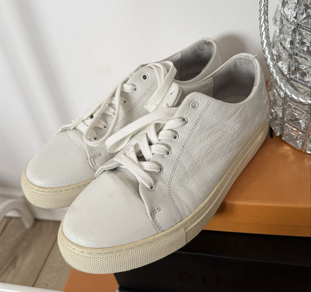 Buty trampki Levi’s skórzane białe 39