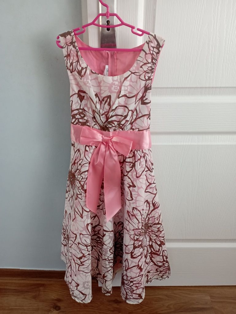 Elegancka sukienka 140 weselna