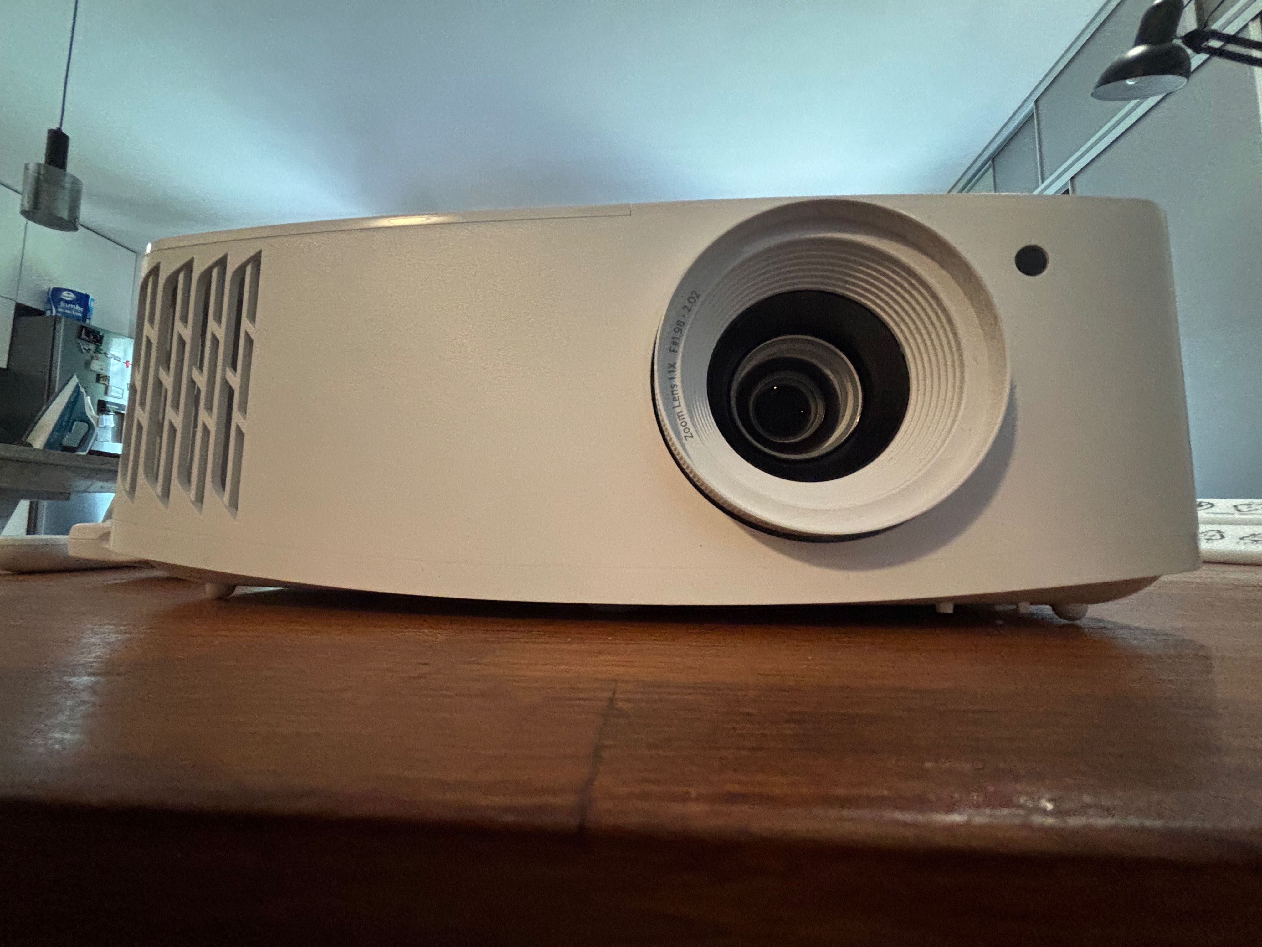 Projektor Optoma UHD38X Google TV Uchwyt sufitowy